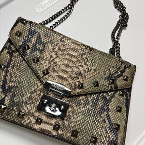 Badgley Mischka Snake-Embossed Shoulder Bag in Beige and Green Tones